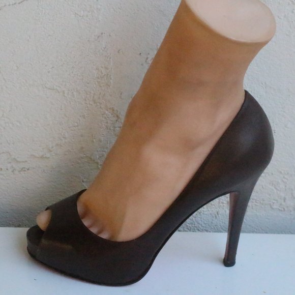 Christian Louboutin Brown Very Prive Leather Pumps - Picture 1 of 10